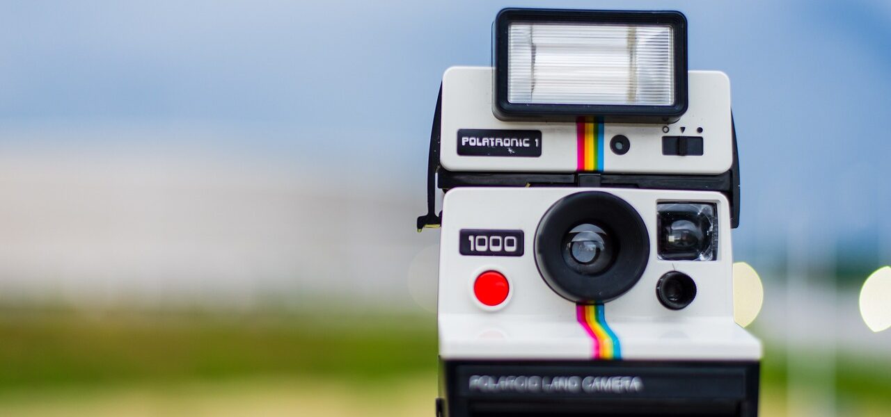 Laat een onuitwisbare indruk achter met photoflyers